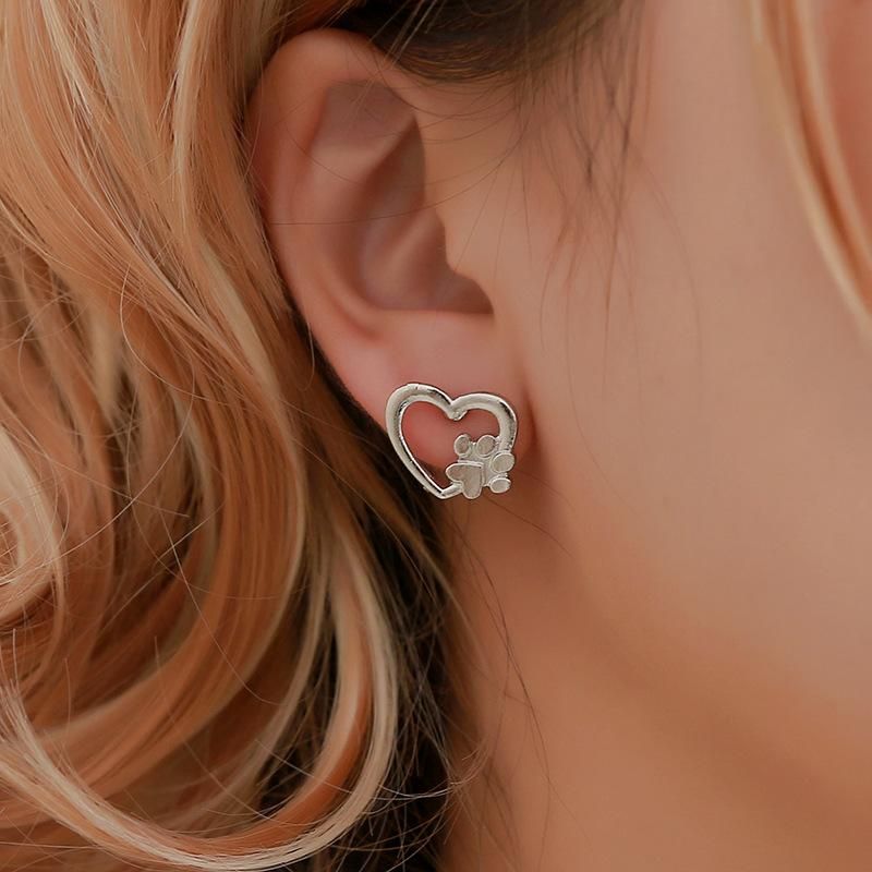 Simple Love Dog Claw Hollow Heart Heart Earrings Nhdp155664