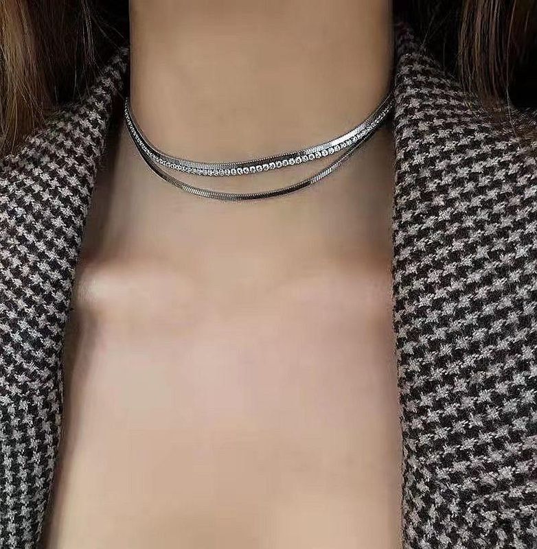 Japonais Et Coréen Double-couche Serpent Cartilage Diamant Incrusté Clavicule Chaîne De Foulard Femme Simple Élégant Collier Collier