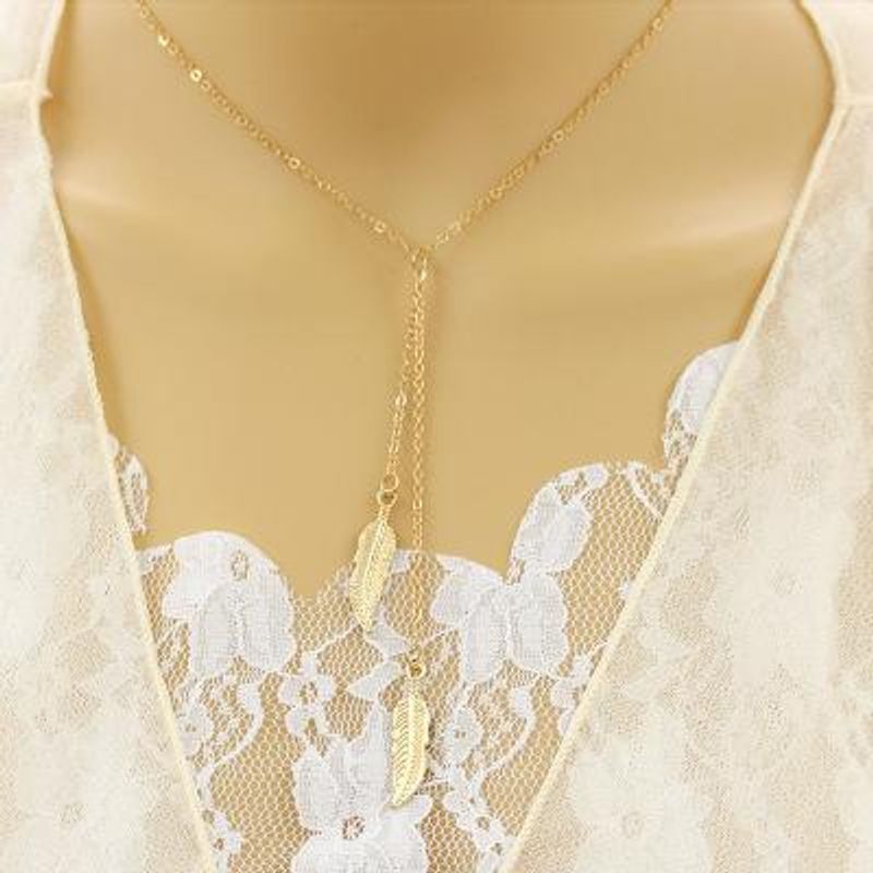 Außenhandel Heiße Halskette Einfache Baum Blatt Anhänger Halskette Umwelt Freundliche Elektrische Vergoldete Silber Feder Halskette Weibliche Schlüsselbein Kette
