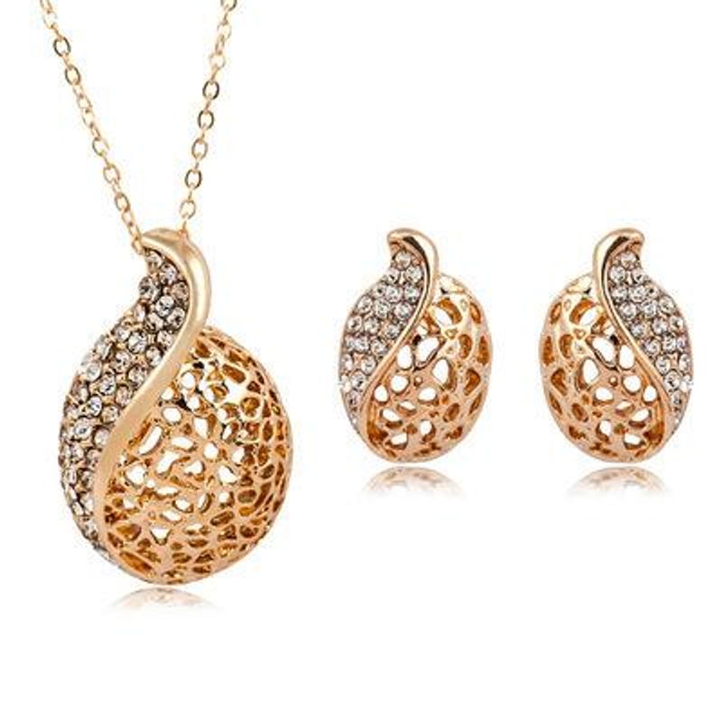 Fashion Women's Crystal Water Drop Long Necklace Environmentally Friendly Gold Plated Silver Flower Necklace