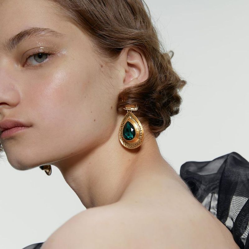 Za Simple Golden Drop-shaped Alloy Inlaid Glass Diamond Earrings European And American Court Style Retro Metal Earrings Earrings Female