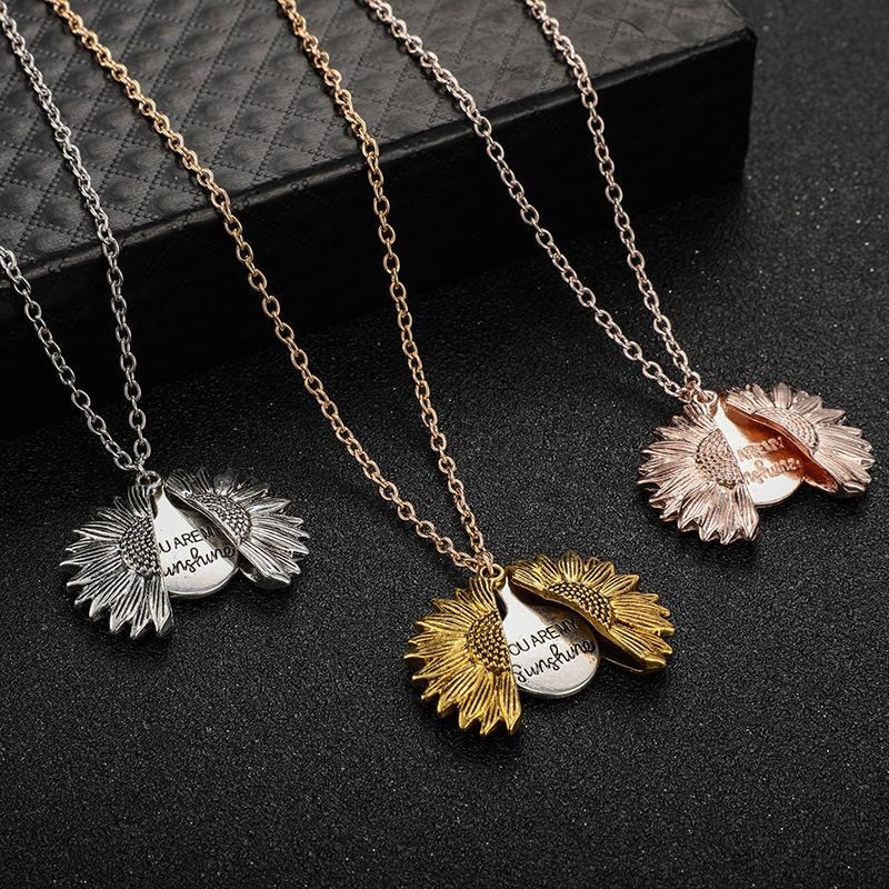 New Flower Shaped Necklace Sunflower Double Lettering Necklace Alloy Flowers Clavicle Chain