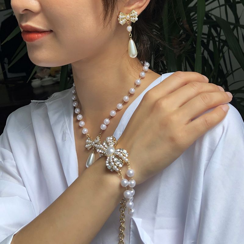 Hot-selling  Palace Luxury Pearl Diamond Earrings Bracelet Necklace Set Wholesale