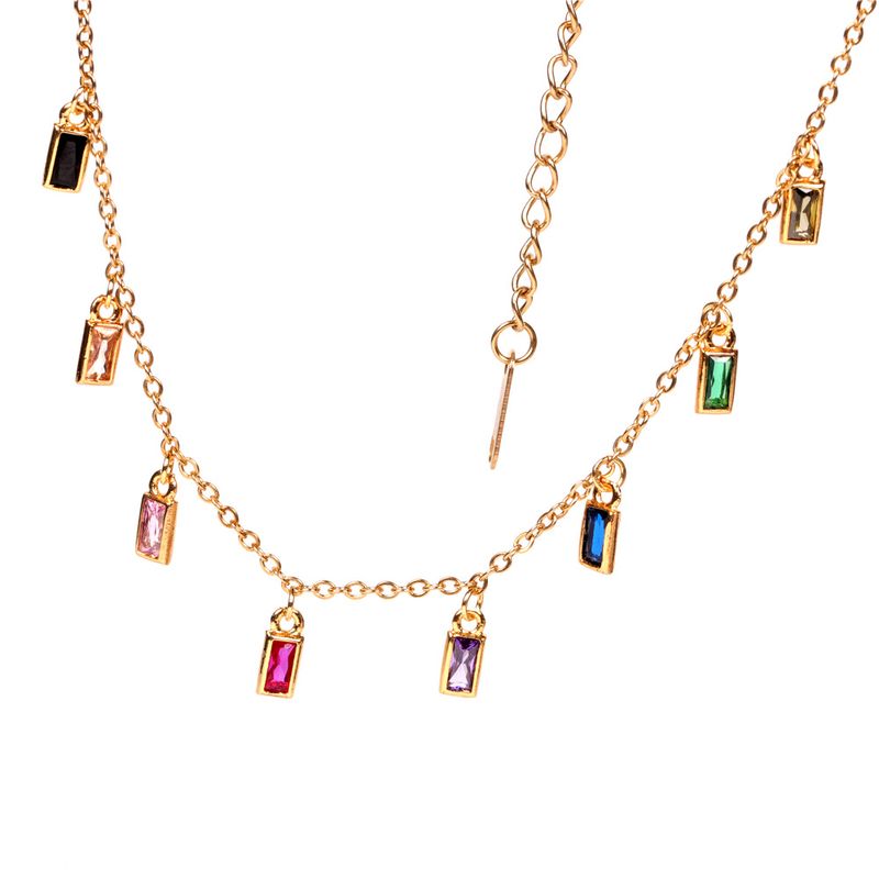 Collier Court Simple Pour Femmes Avec Pendentif Carré En Zircon Coloré