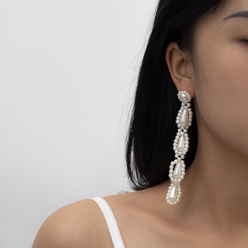 Creative Fashion Pearl Long Pendant Simple Retro Earrings