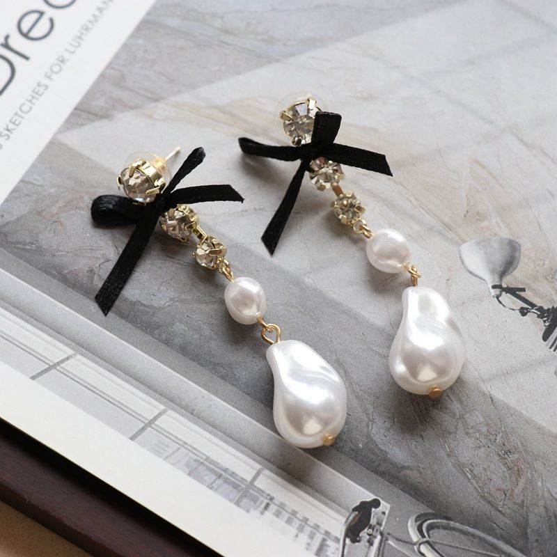 Aretes Largos Con Lazo De Perlas En Forma Especial Blanca