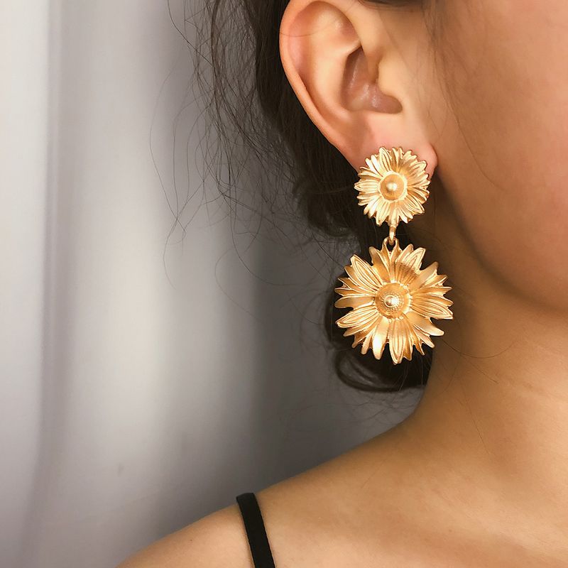 Geometric Exaggerated Creative Alloy Shell Earrings