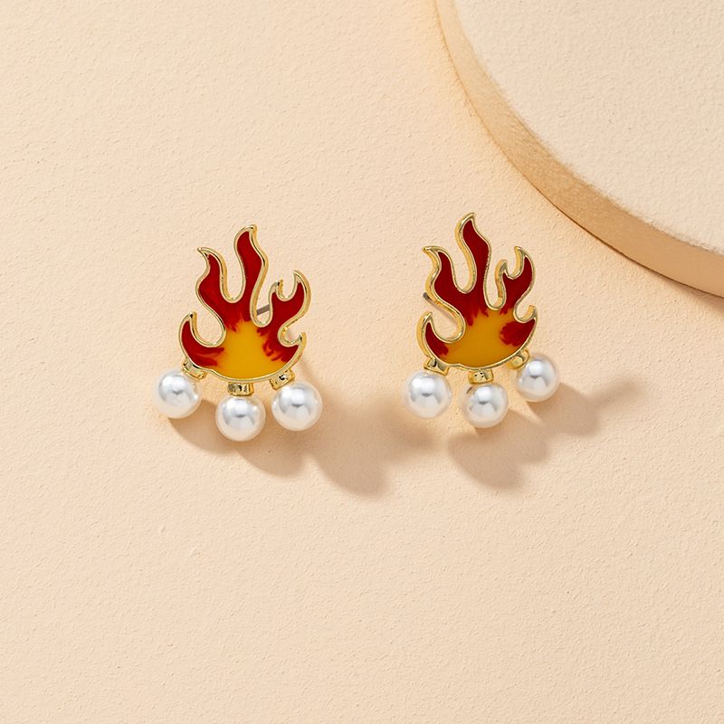 Fire-shaped Pearl Earrings