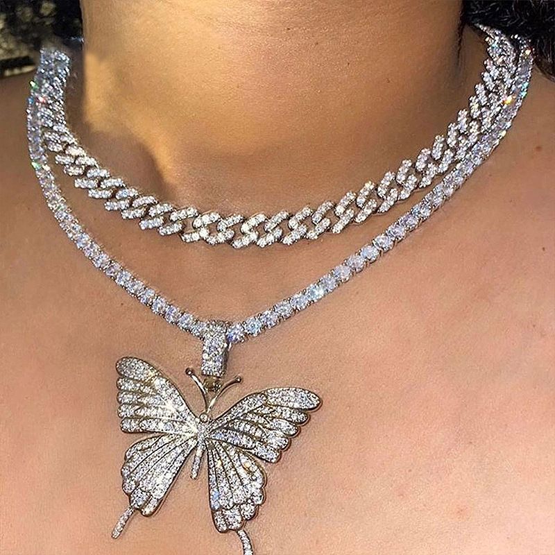 Collar De Diamantes Exagerados Con Mariposa Grande De Doble Capa