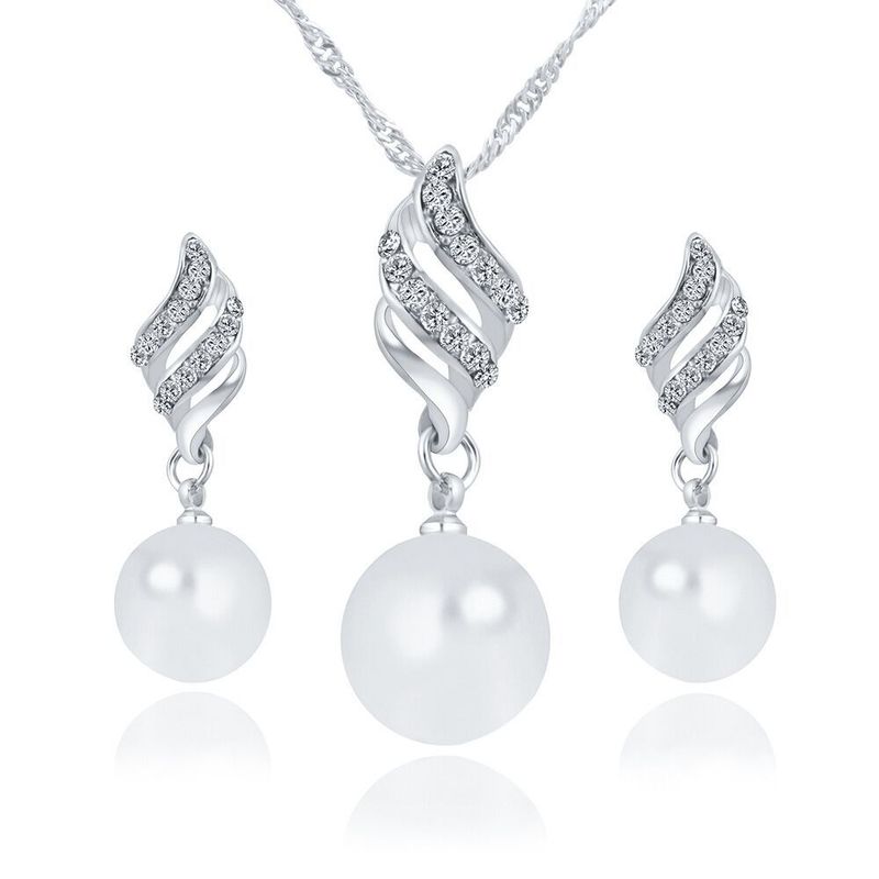 Fashion New Simple Pearl  Necklace Earrings  Set