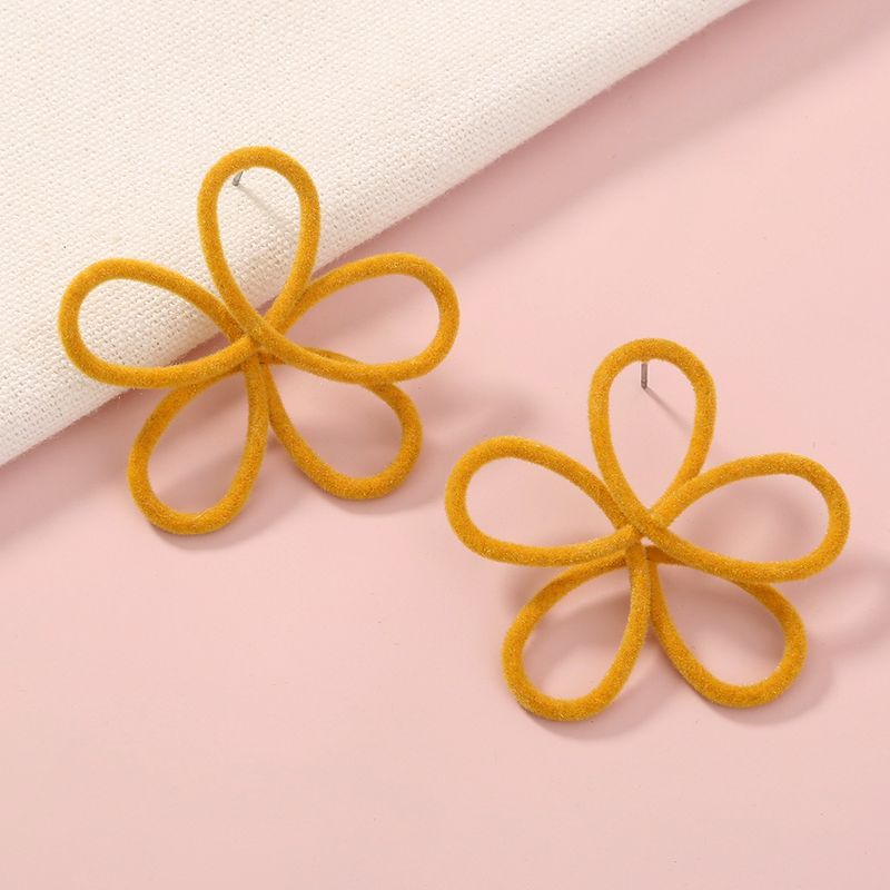 Boucles D&#39;oreilles Mignonnes Fleur Simple En Peluche