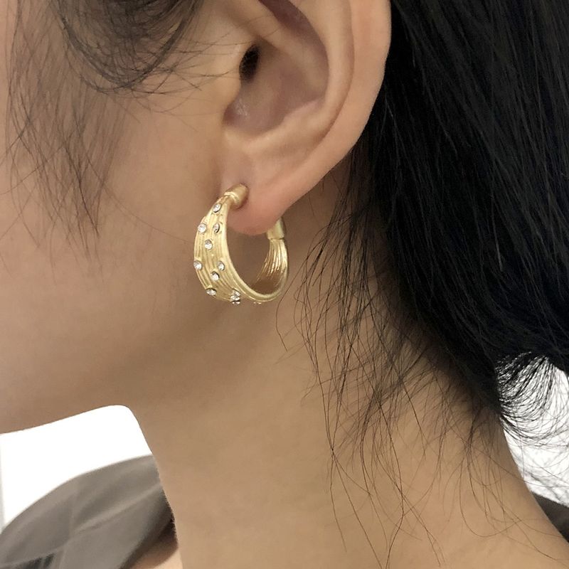 Simple Retro C-shaped Imitation Diamond Earrings