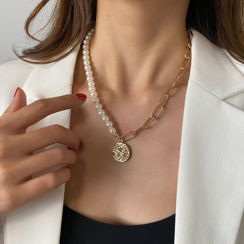 Pearl Retro Gold Pendant Necklace