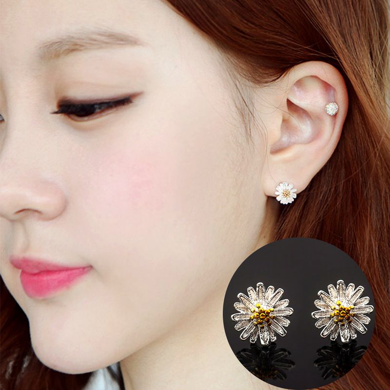 Sweet Fashion Daisy Earrings