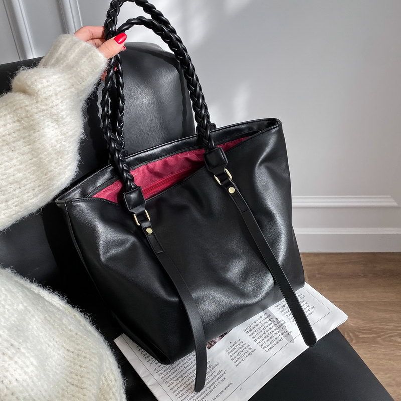 Large-capacity Fashion Shoulder Bag