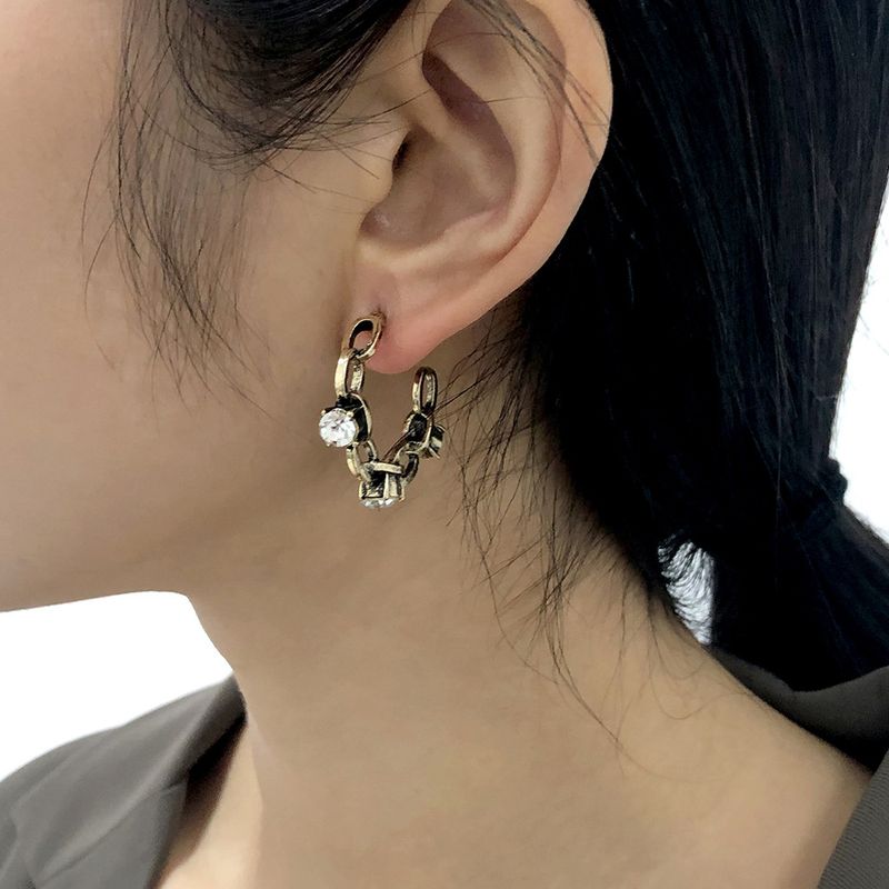 Baroque Retro C-shaped Fashion Diamond Earrings