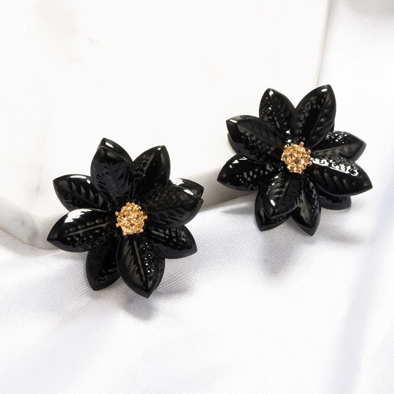 New Fashion Three-dimensional Acrylic Flower Petal Girl Black Earrings