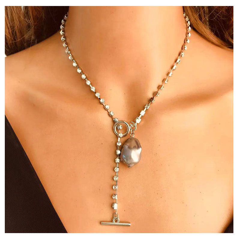 Fashion Claw Chain Special-shaped Pearl Pendant Necklace