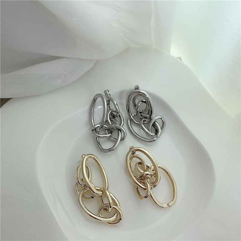 Metal Circles Tassel Earrings