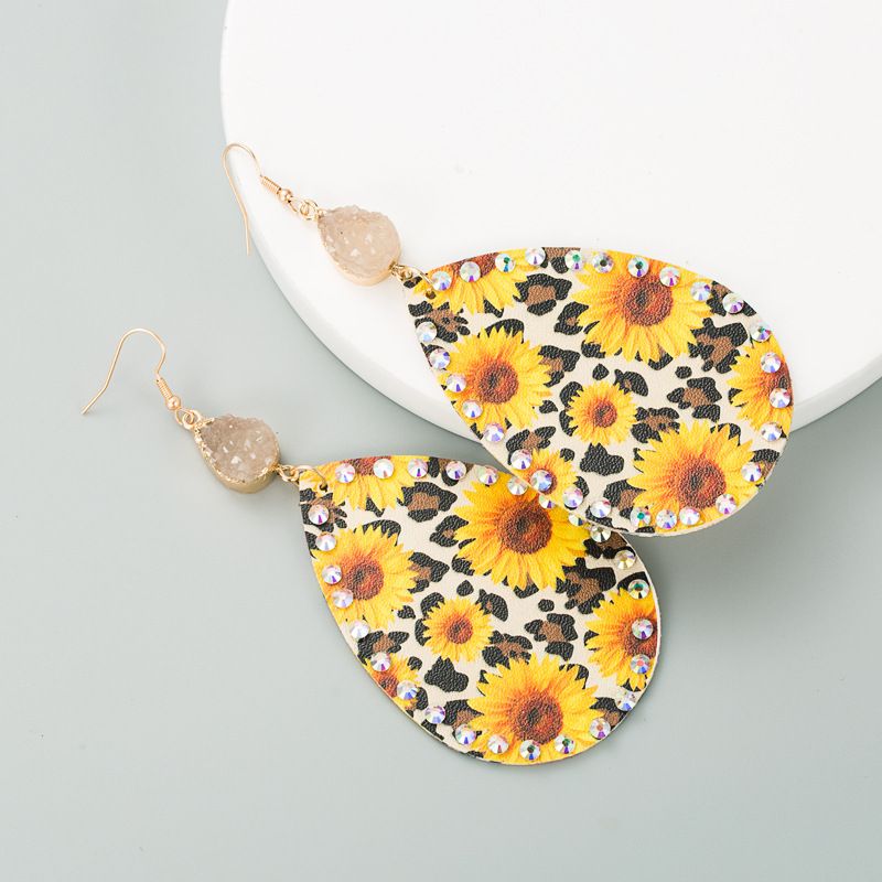 Retro Leather Daisy Natural Stone Earrings