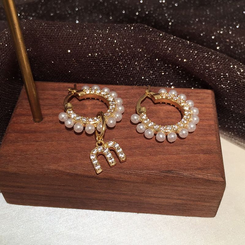 Pearl Asymmetrical Letter M Cute Earrings