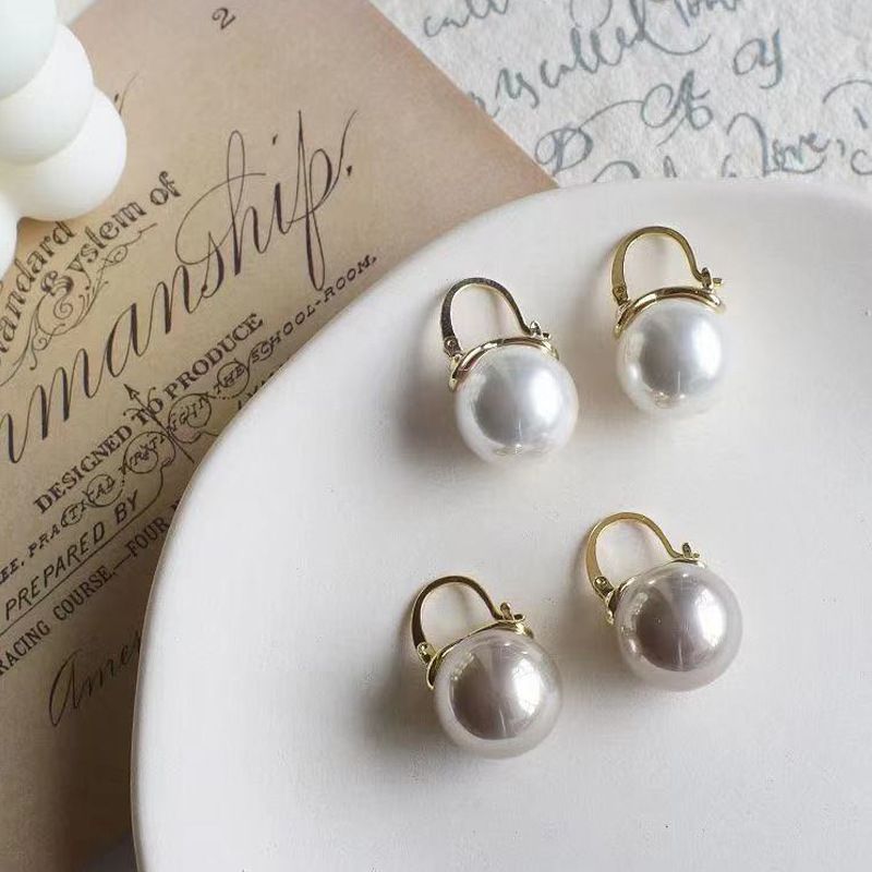 Pearl Exquisite Earrings
