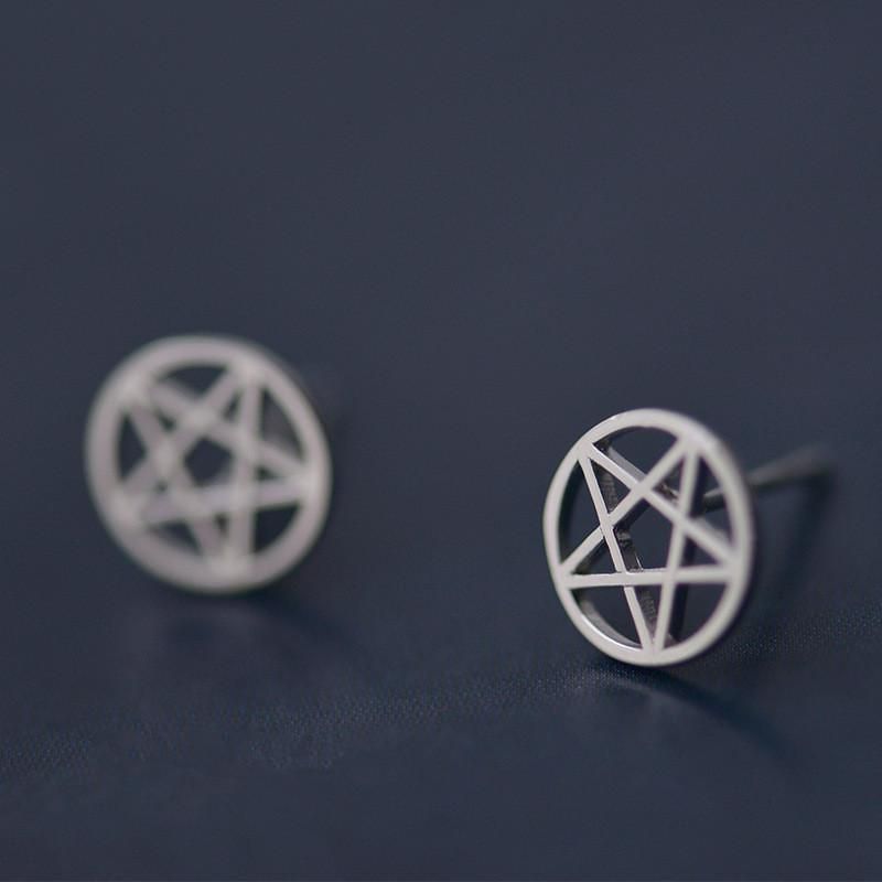 Européen Et Américain Simple Creux Pentagram Boucles D'oreilles Alliage Galvanoplastie Constellation Magique Tableau Xingx Boucles D'oreilles Oreille Pins Usine En Gros