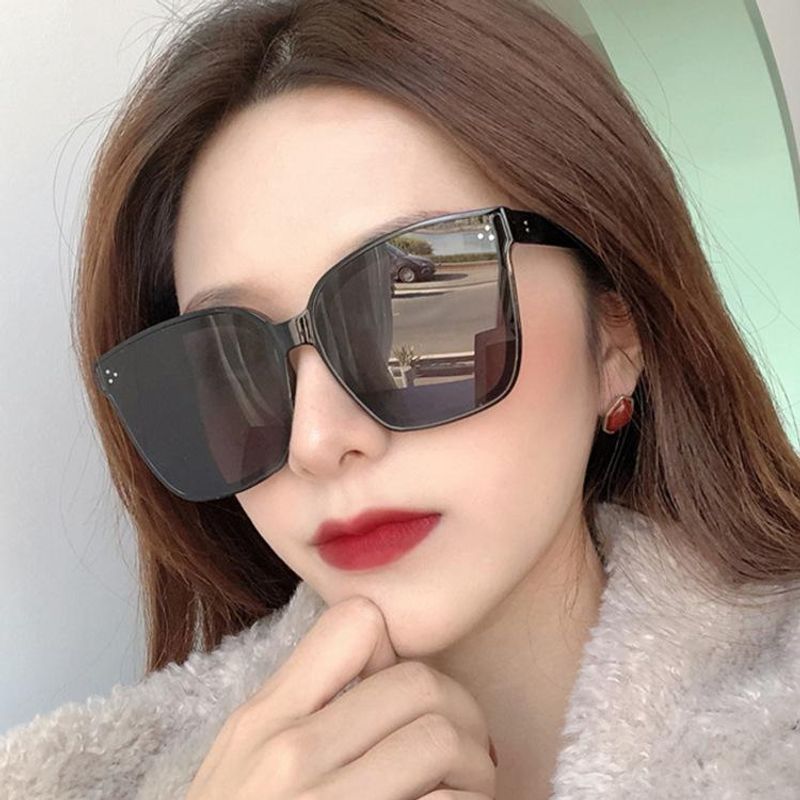 Drei-meter-nagel-quadratische Sonnenbrille Koreanische Version Der Internet-berühmtheit Zeigt Das Gleiche Gesicht Street Shooting 2020 New Style Trend All-match 2219 Sonnenbrille