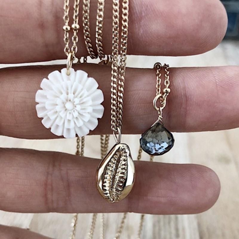 New Paragraph Decorated White Flower Shell Three-layer Necklace Neck Chain Emerald Pendant Sweater Chain Women