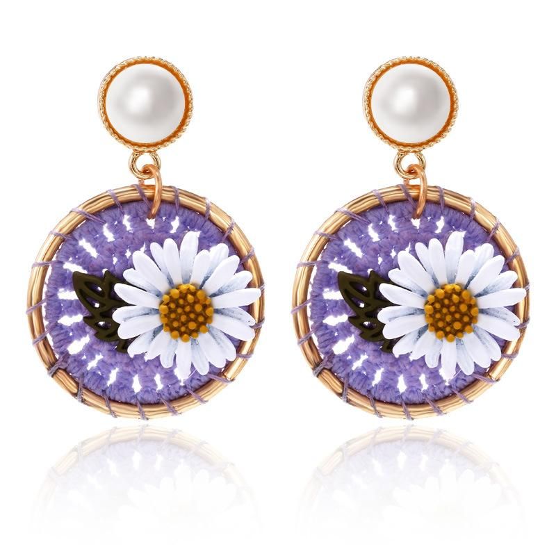 Japonais Et Coréen À La Mode Frais Marguerite Fleur Ronde Boucles D'oreilles De Femmes De Mode Coton Tressé Doux Capricieux Perle Stud Boucles D'oreilles