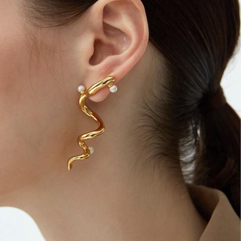 Fashion Exaggerated Delicate Golden Spiral Solid Line Earrings