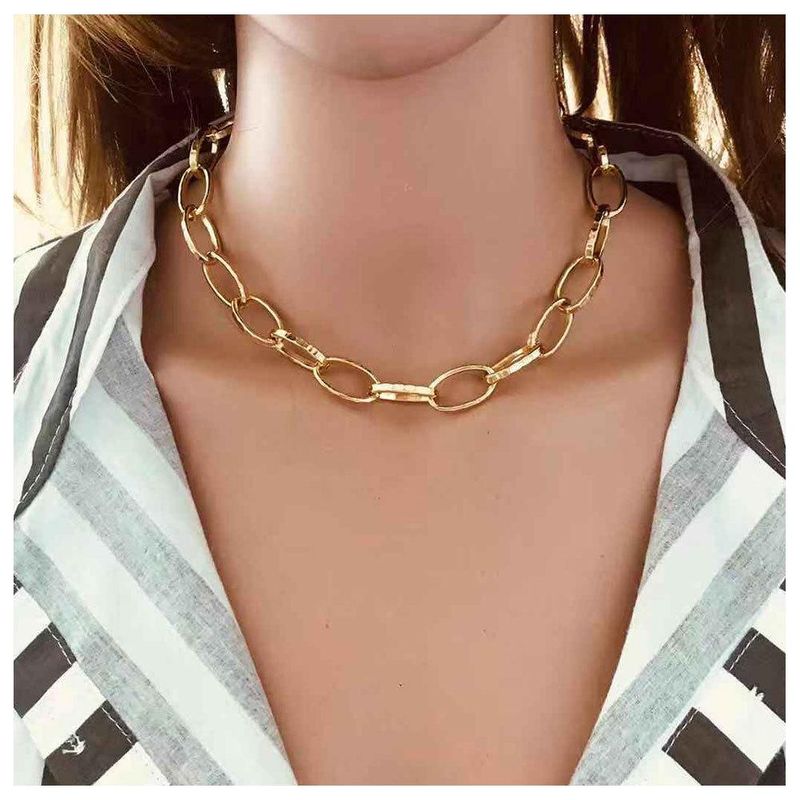 Exaggerated Metal Single-layer Cross Chain Necklace For Women Personality And Stylish Oval Chain Necklace