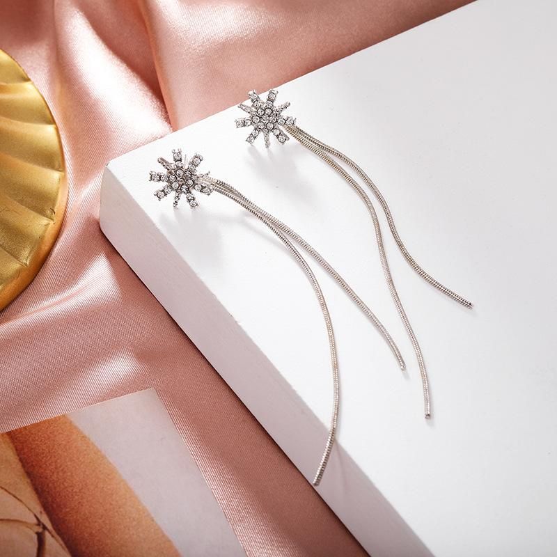 Nueva Línea De Oreja De Copo De Nieve Dulce Coreana Larga Flor De Plata Pendientes De Borla De Diamantes Completos Pendientes Simples Mujer