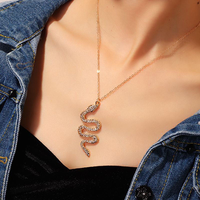Creative Pop Snake Necklace Metal Diamond Pendant