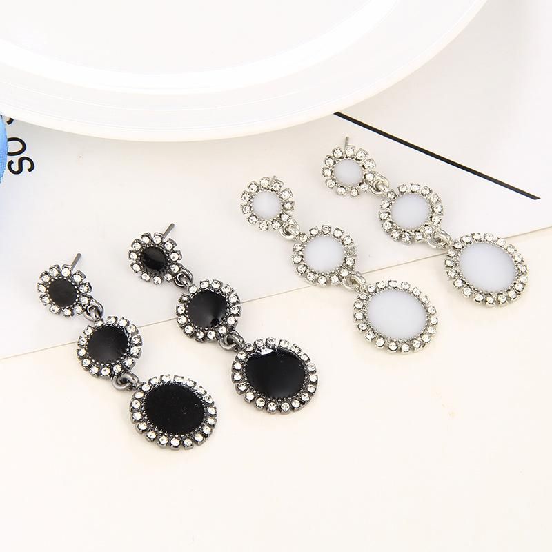 Trendy New Simple Diamond Long Earrings Retro Circle Alloy Earrings