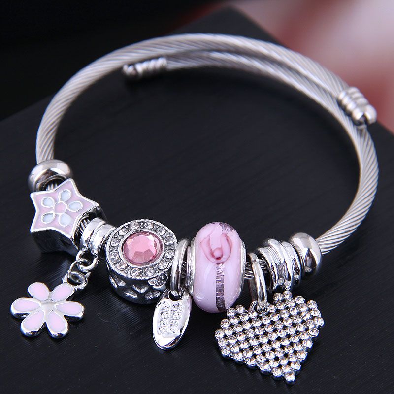 Fashion Metal Wild Simple Flowers Bright Love Pendant Multi-element Accessories Personalized Bracelet