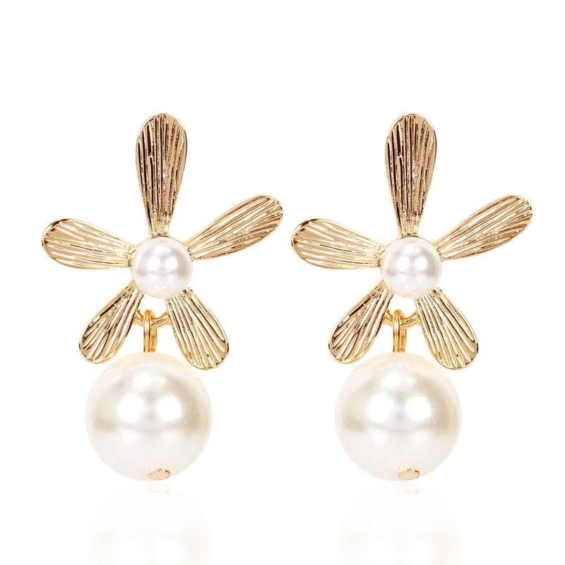 Retro Earrings Simple Three-dimensional Flowers Irregular Pearl Earrings