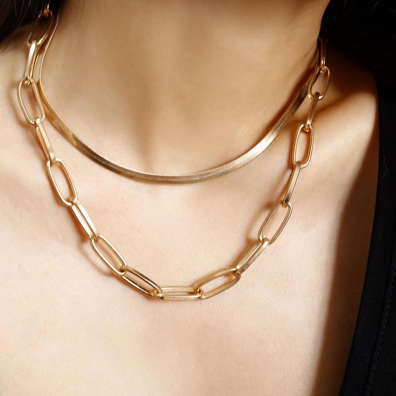 New Fashion Wild Geometric Short Paragraph Decoration Female Simple Double Snake Bone Cross Chain Necklace Wholesale