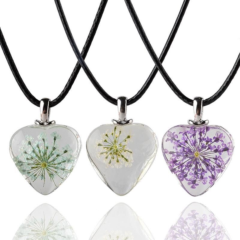 New Love Flower Pendant Necklace Heart Shaped Glass Dried Flower Colorful Specimen Acrylic Pendant Necklace