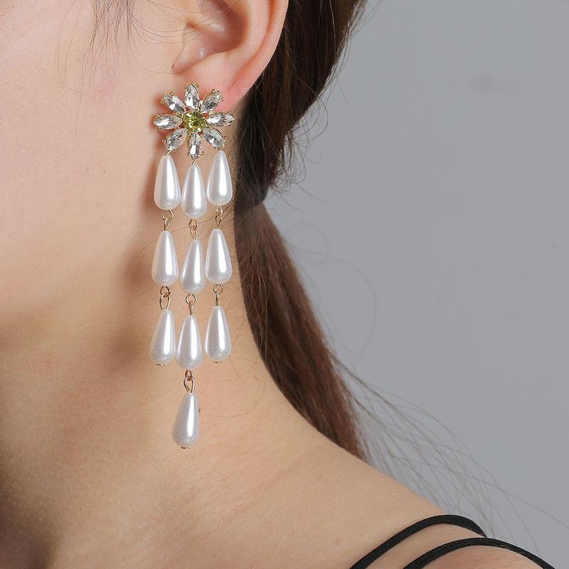 New Fashion Flower Pearl Drop Earrings For Women Wholesale