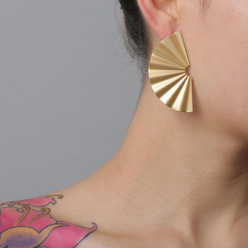 New Fashion Retro Alloy Geometric Fan-shaped Earrings For Women Wholesale