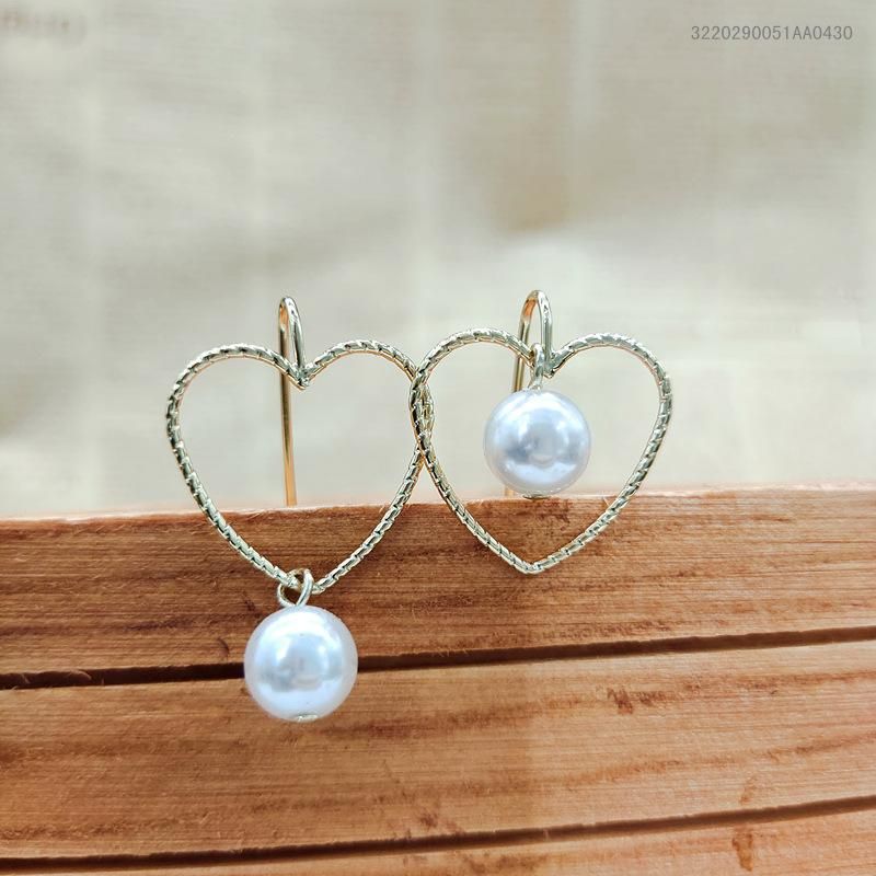 New Fashion Geometric Polygonal Heart-shaped Pearl Earrings Wholesale