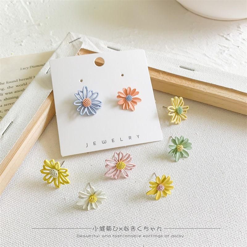 Korean New Fashion Hollow Daisy Flower Earrings Nihaojewelry Wholesale