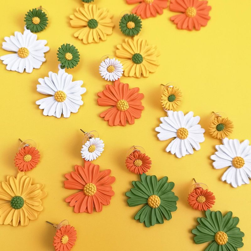 Korean Fashion Spray Paint Chrysanthemum Earrings Nihaojewelry Wholesale