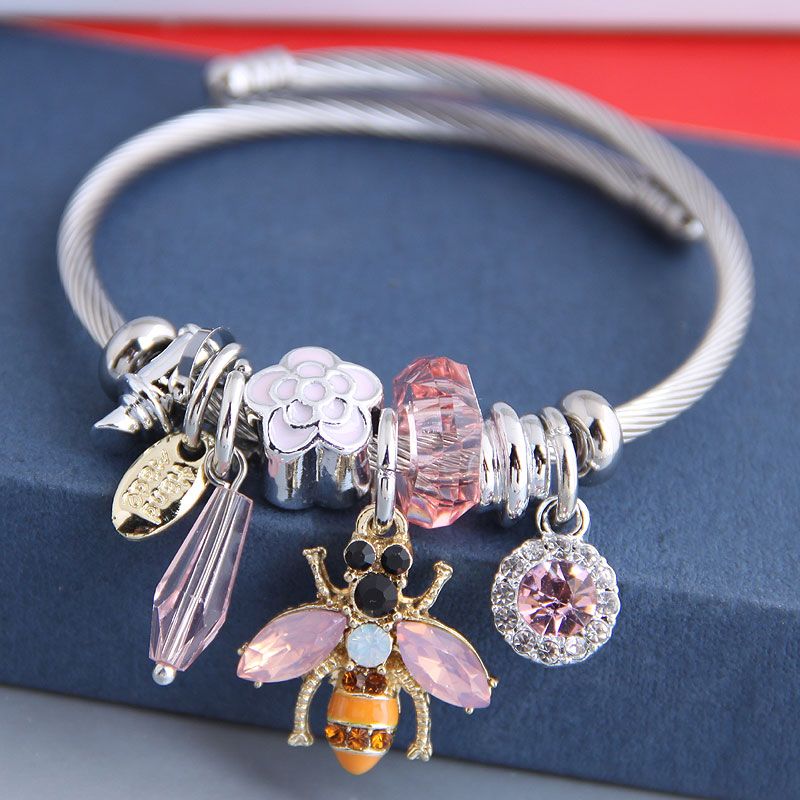 Moda Metal Pan Salvaje Dl Dulce Abeja Multi-elemento Colgante Accesorios Pulsera Nihaojewelry Al Por Mayor