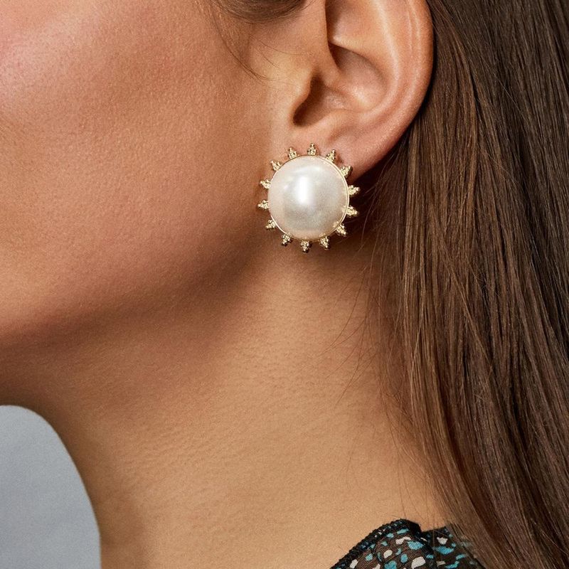 2020 Einfache Und Modische Runde Perlen Eingelegte Frauen Ohrringe Temperament Persönlichkeit Perlen Ohrringe Ohrringe Ohrringe Großhandel