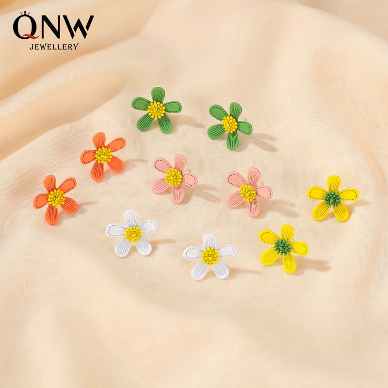 Spring And Summer Hot Earrings Temperament Small Fragrance Flower Earrings Sweet Simple Girl Earrings Wholesale