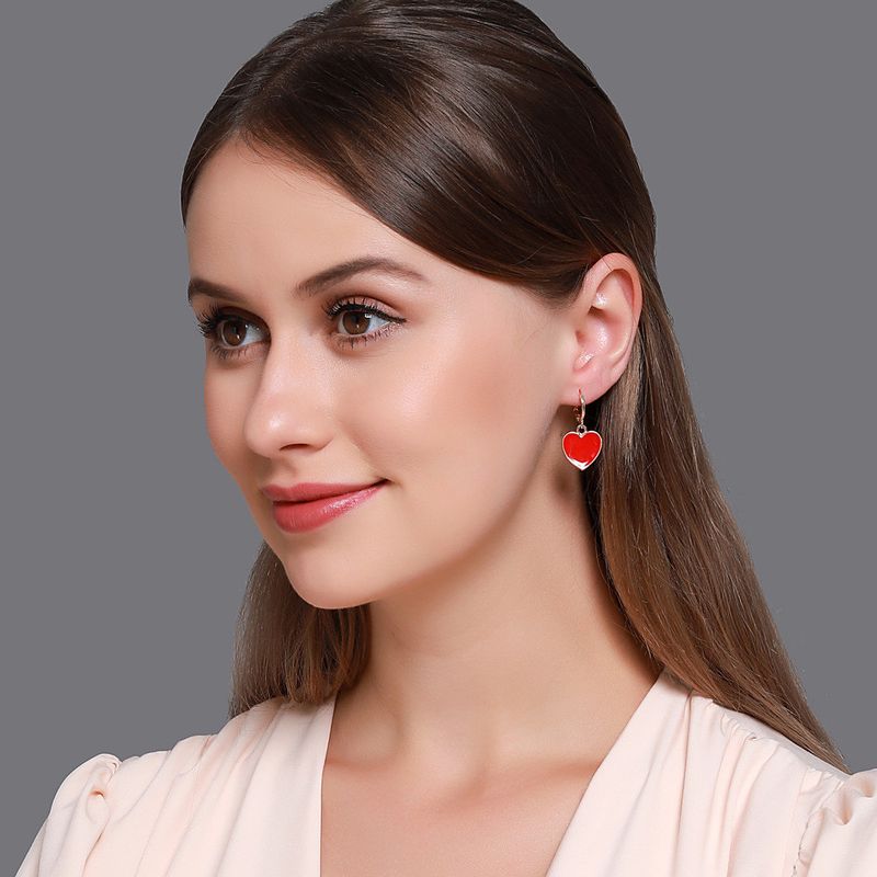 Korean Fashion Sweet And Playful Red Small Love Earrings Simple Vitality Girl Peach Heart Earrings Net Exquisite Earrings