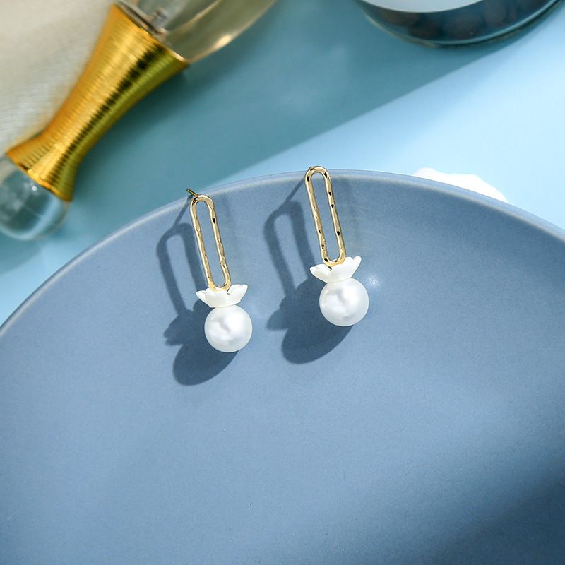 Personality S925 Silver Needle Earrings High-grade Banquet Temperament Earrings Geometric Wild Pearl Earrings Wholesale