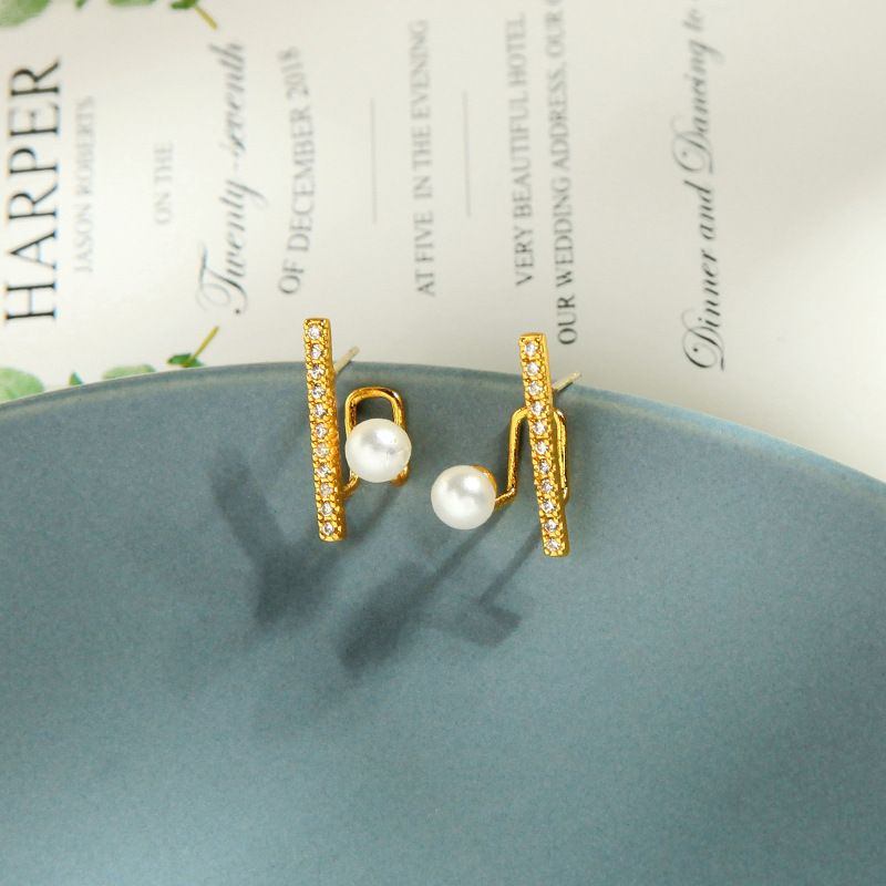 Korean Fashion Copper Zircon Diamond Earrings Niche Pearl Earrings Wind Creative Letter Earrings Wholesale